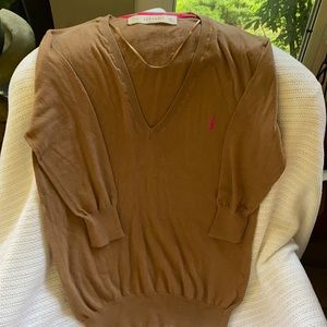 Zara pre-owned Women’s size Medium camel V neck sweater with Fuschia accents